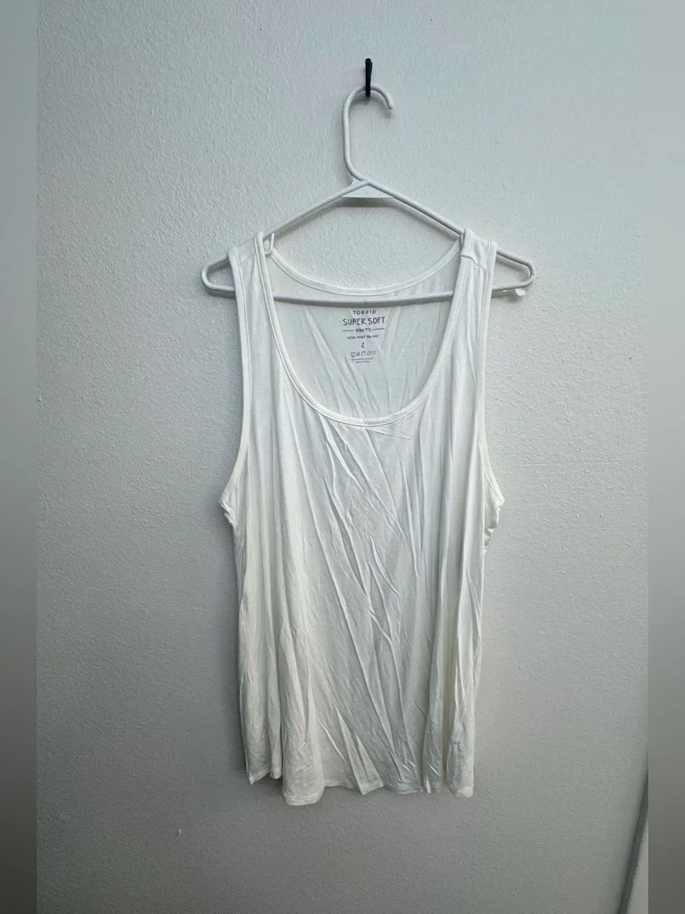 NWT torrid Super Soft Scoop Neck Layering Tank - Size 2